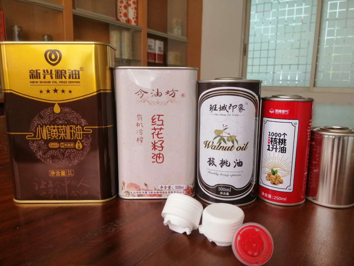 核桃油鐵罐包裝規(guī)格尺寸 250毫升核桃油價(jià)格  500毫升核桃油鐵罐設(shè)計(jì)