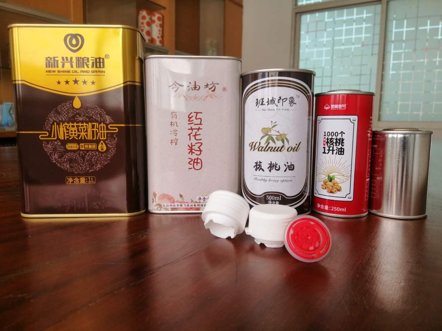 核桃油鐵罐包裝規(guī)格尺寸 250毫升核桃油價(jià)格  500毫升核桃油鐵罐設(shè)計(jì)