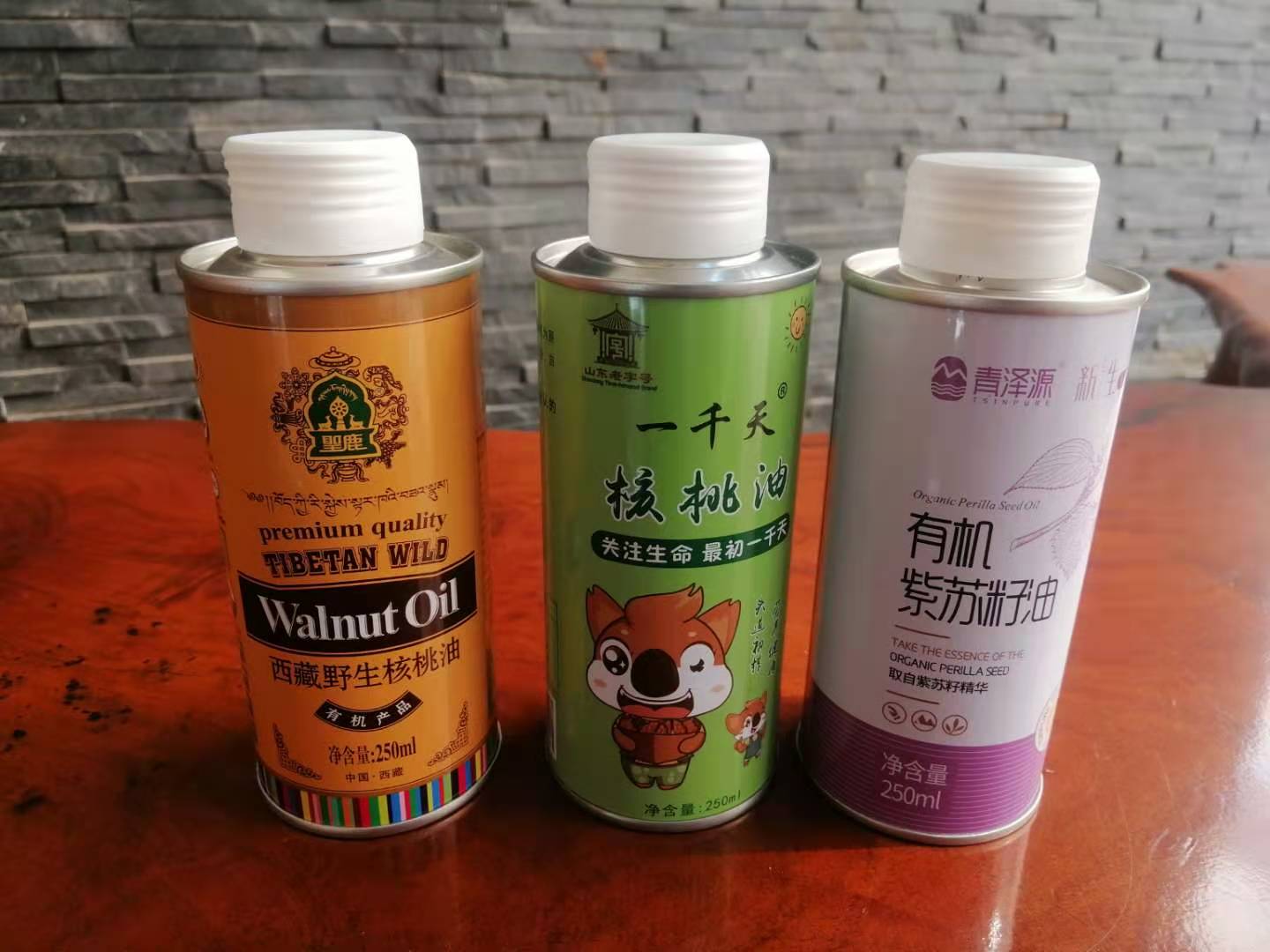 新疆葉城核桃油鐵罐 喀什地區(qū)特產(chǎn)核桃油圓形鐵罐定制